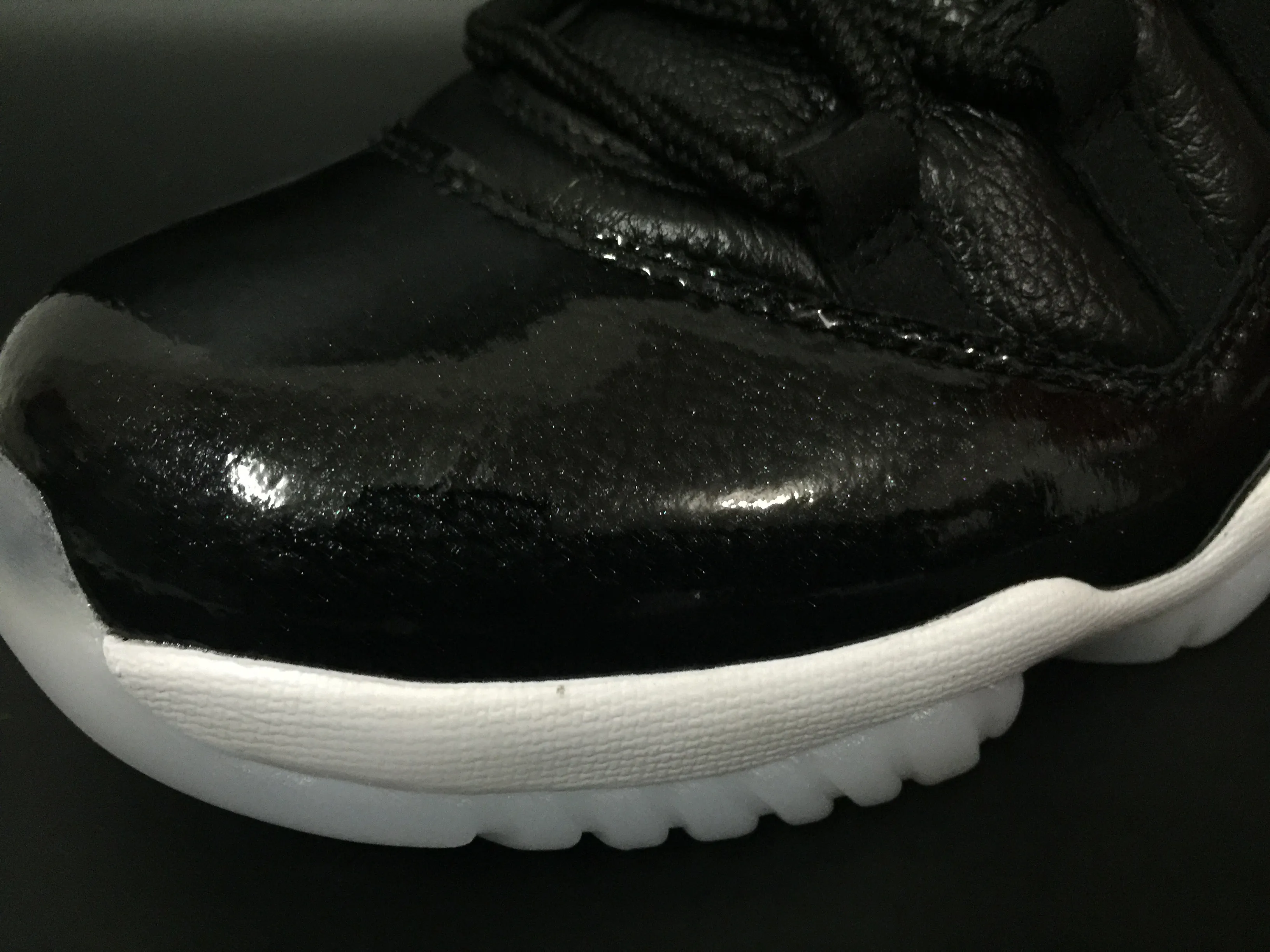 All Categories Air Jordan Jordan Series Basketball Shoes Air Jordan 11 First Layer Authentic Brand Original Air Jordan 11 "72-10" AJ11 Big Devil Joe 11 True Carbon Fiber 378037-002 Original Brand Men's Shoes